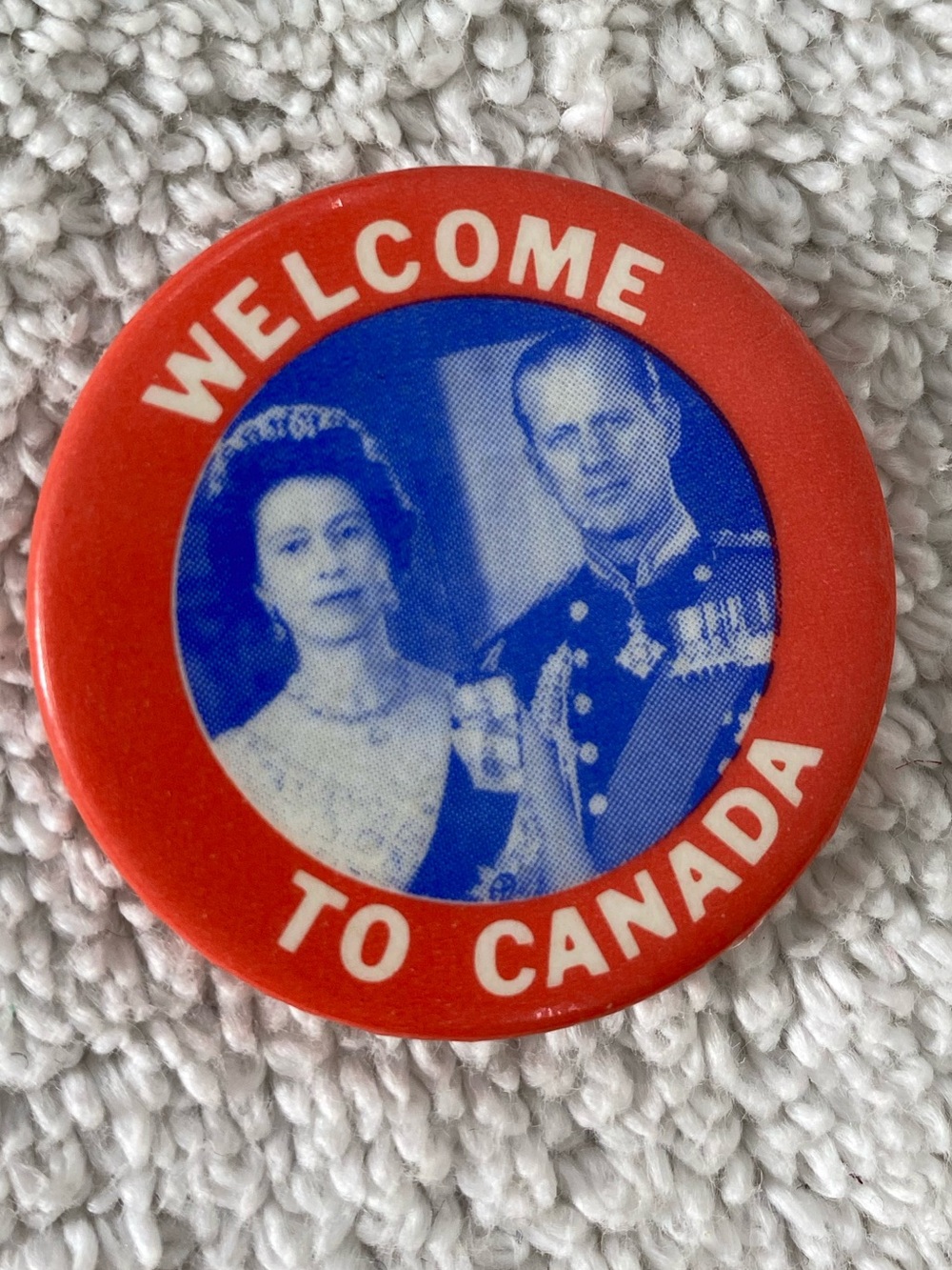 Vintage 1959 Queen Elizabeth II Prince Philip Welcome To Canada Royal Tour Pin - Picture 11 of 11